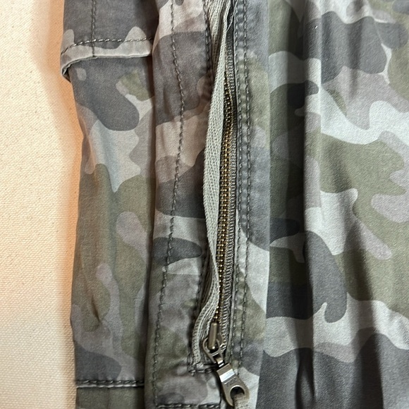 Natural Reflections Camo Cargo Joggers XXL - Picture 8 of 10